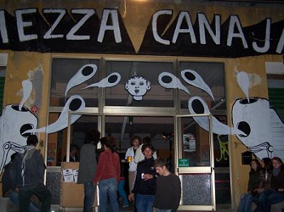 La Mezza Canaja schernisce Benedetto XVI