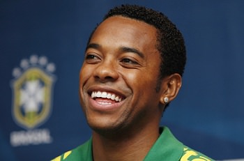 Brasile: Robinho invita 40 preservativi