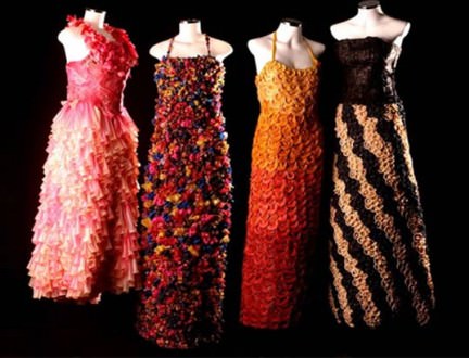 Moda vestiti fatti con i preservativi