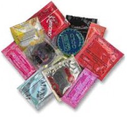 polemiche per condom di bassa qualità