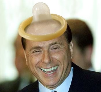 manifestazione contro silvio berlusconi