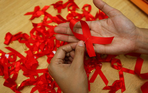fiocco rosso: simbolo della lotta all'Aids